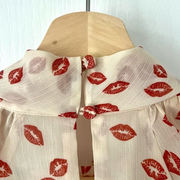 RW&CO Cowl Neck Blouse Cream Red Lips Sheer Small - Picture 7 of 13
